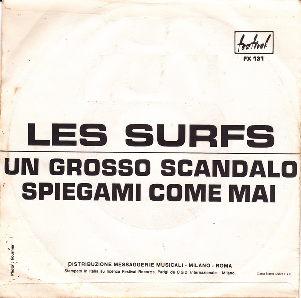 Album herunterladen Les Surfs - Un Grosso Scandalo