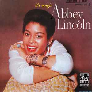 It's magic : I am in love / Abbey Lincoln, chant | Lincoln, Abbey (1930-2010). Interprète