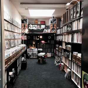 Disques Vinyles Cds Et Plus From Lagonde En Vente Sur La Marketplace Discogs