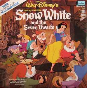 Walt Disney Presents Snow White Helps the Seven Dwarfs Book Club Edition  1980 HC