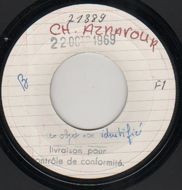 Album herunterladen Charles Aznavour - Un Objet Non Identifié
