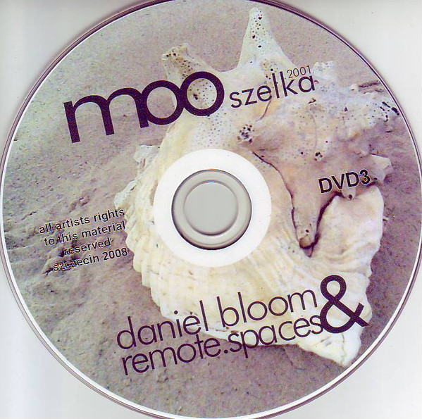 ladda ner album Daniel Bloom & RemoteSpaces - MOOszelka 2001