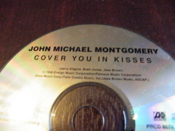 baixar álbum John Michael Montgomery - Cover you in Kisses