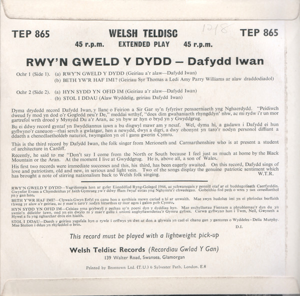 lataa albumi Dafydd Iwan - Rwyn Gweld Y Dydd