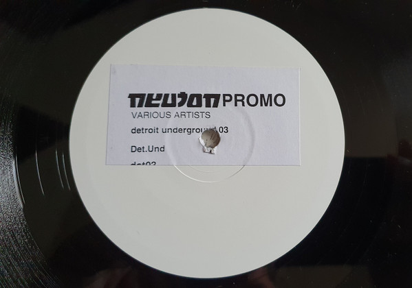 https://i.discogs.com/xrBU7z6KV2nqgm5PDgqYOreuMONKRLWNqzWBCk-XxeA/rs:fit/g:sm/q:90/h:420/w:600/czM6Ly9kaXNjb2dz/LWRhdGFiYXNlLWlt/YWdlcy9SLTY1ODEz/MTYtMTY3NjgxMjYz/OS02ODI4LmpwZWc.jpeg