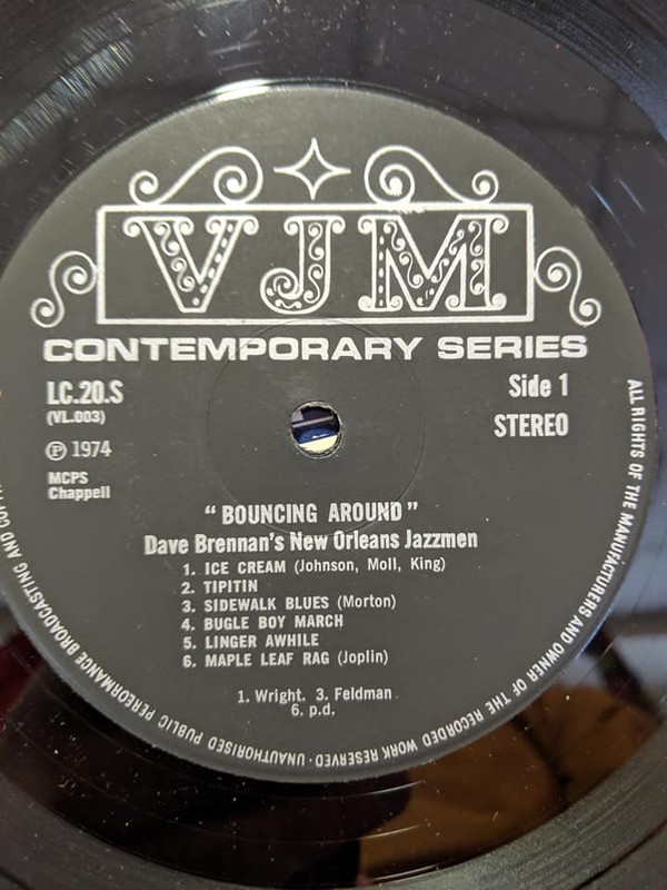lataa albumi Dave Brennan's New Orleans Jazzmen - Bouncing Around