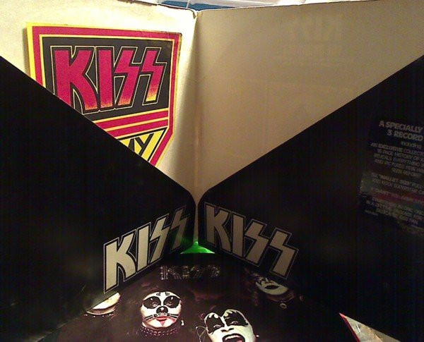 ÓSCULO: Biodiscografía de KISS 6. Rock And Roll Over (1976) - Página 8 MC0xNjcxLmpwZWc