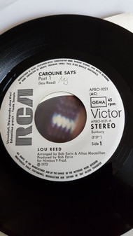 lataa albumi Lou Reed - Caroline Says